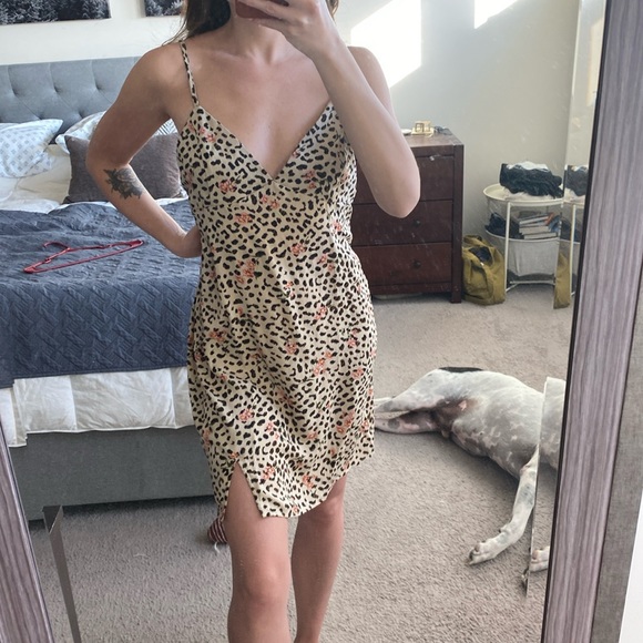 Dresses & Skirts - NWOT tie back slip dress